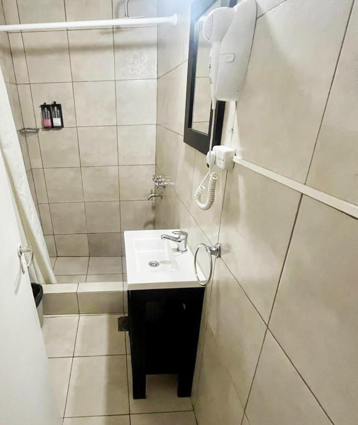 Hotel Urbano Ventia 코모도로리바다비아 외부 사진