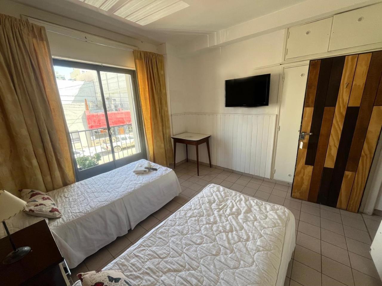 Hotel Urbano Ventia 코모도로리바다비아 외부 사진