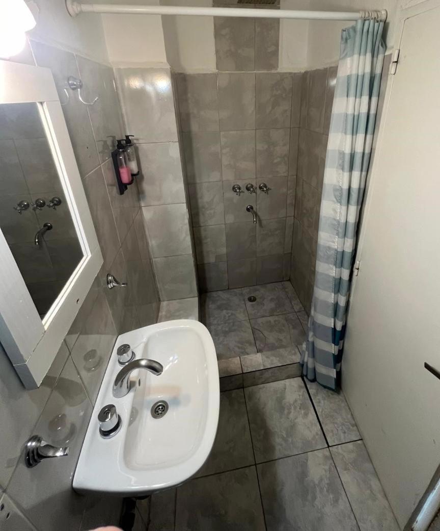Hotel Urbano Ventia 코모도로리바다비아 외부 사진
