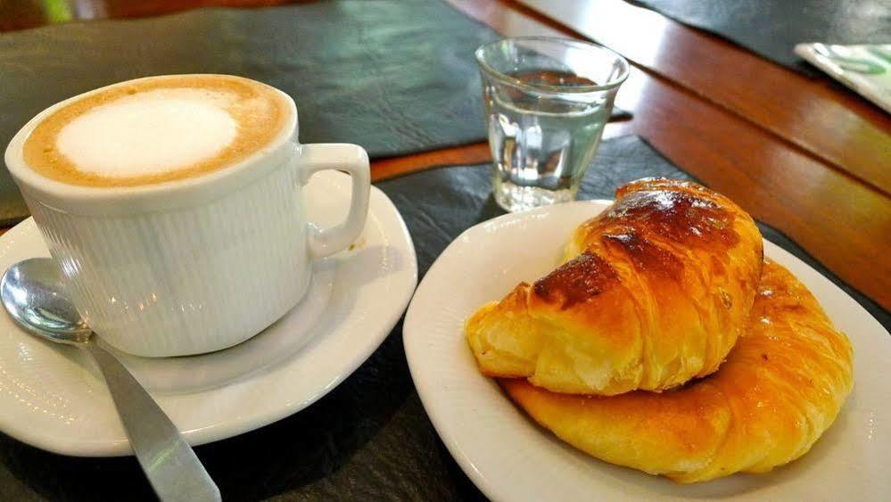Hotel Urbano Ventia 코모도로리바다비아 외부 사진